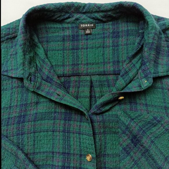TORRID Women's Lizzie Crinkle Flannel Gauze Button-Up Top. Plus Size 4 - Picture 4 of 7